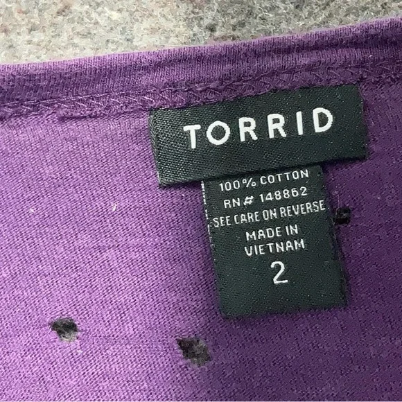 Torrid 2x purple top with keyhole neckline and holes detailing - Picture 3 of 3